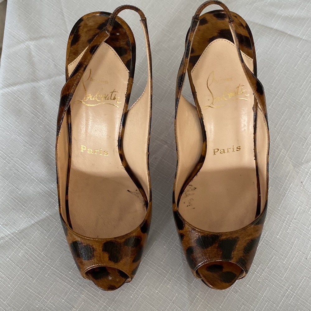 Peeped toe, back strap CL leopard print pumps. very good condition - Picture 5 of 5